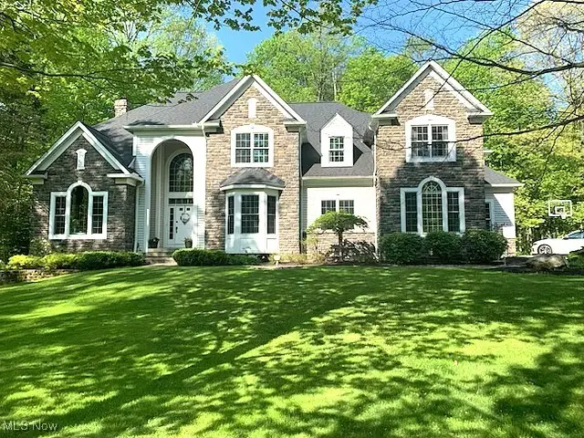 12430 Willshire Lane, Chardon, OH 44024 - Image #2