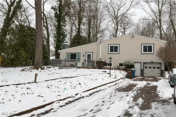 427 Catalina Drive, New Franklin, OH 44319