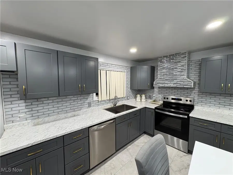 2993 Prange Drive, Cuyahoga Falls, OH 44223 - Image #3