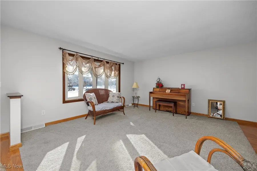 35894 Laurel Circle, North Ridgeville, OH 44039 - Image #3