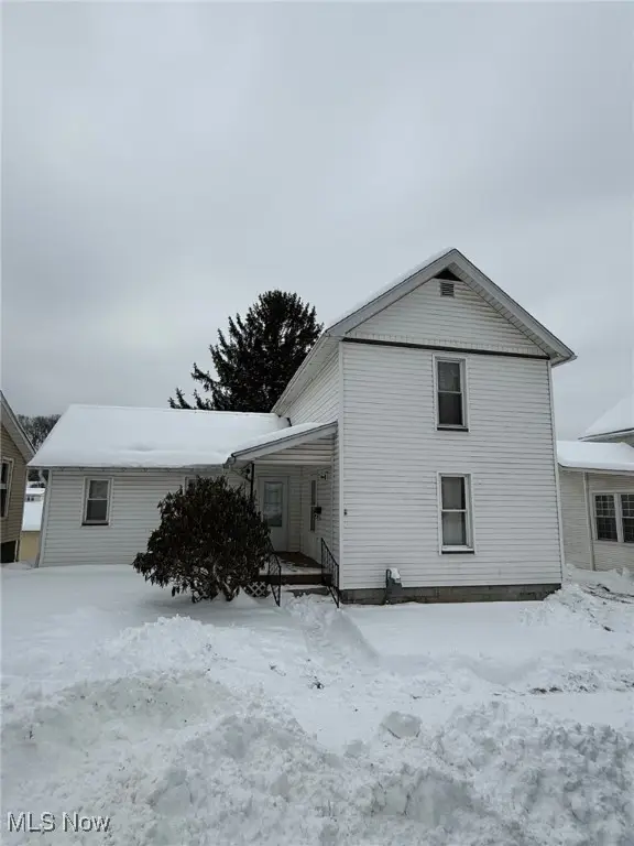 1627 Hay Avenue, Coshocton, OH 43812