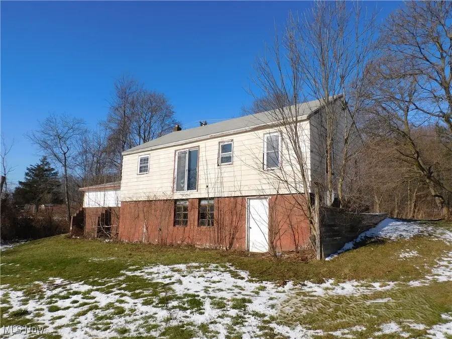 352 S Ridge E Road, Conneaut, OH 44030 - Image #2