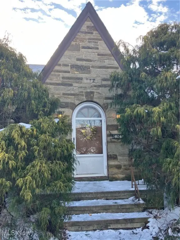 6361 S Canterbury Road, Parma, OH 44129 - Image #3