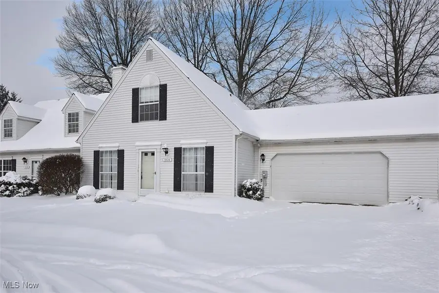 3376 Hunter Parkway #26, Cuyahoga Falls, OH 44223 - Image #2