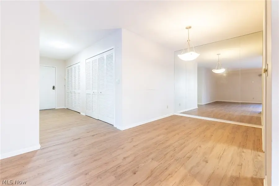 2112 Acacia Park Drive #209, Lyndhurst, OH 44124 - #2