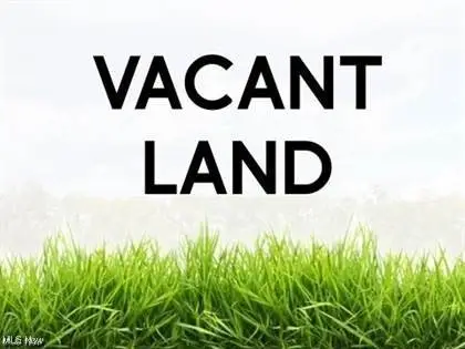 Ravenna Drive, Lake Milton, OH 44429