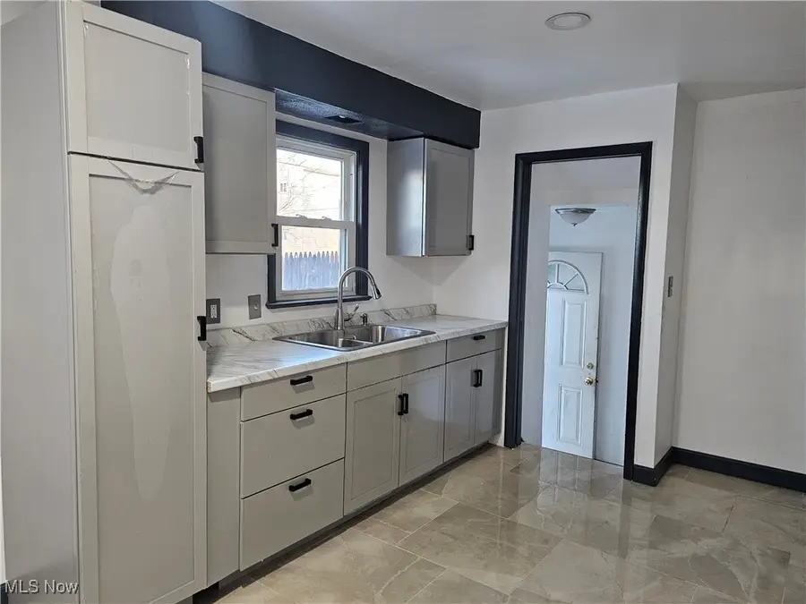 4063 E 148th Street, Cleveland, OH 44128 - Image #2