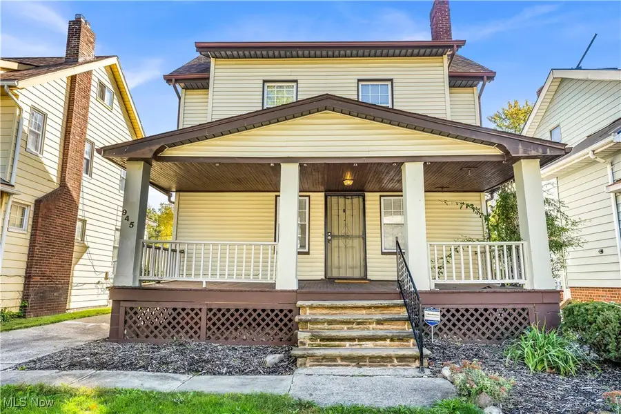 945 Nela View Road, Cleveland Heights, OH 44112 - Image #2