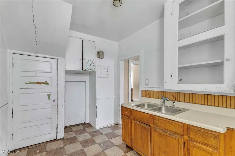 9407 Detroit Avenue #2, Cleveland, OH 44102 - #2