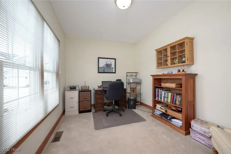 11597 Forest Meadows Nw Circle, Uniontown, OH 44685 - Image #3