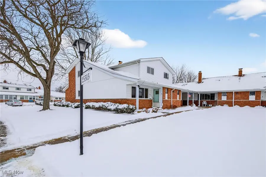 25515 Country Club Boulevard #12, North Olmsted, OH 44070 - Image #3