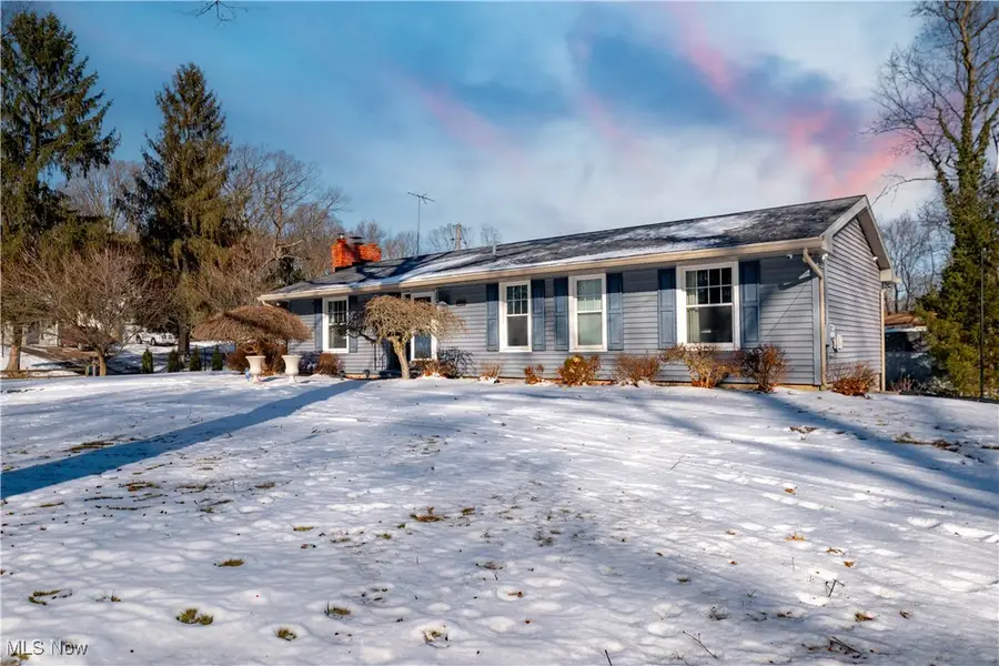 3077 Fair Oaks Drive, Norton, OH 44203 - #2