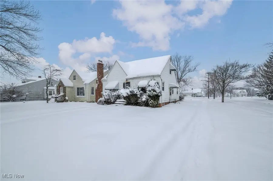 5100 Erwin Street, Maple Heights, OH 44137 - #3