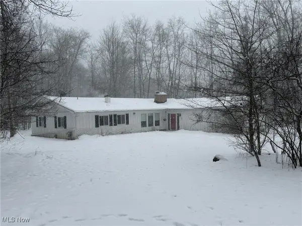 17083 Woodmere Drive, Chagrin Falls, OH 44023