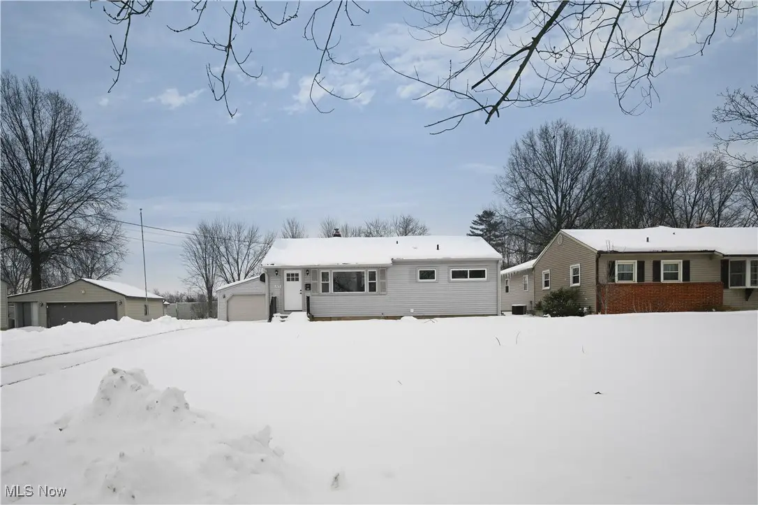 325 S Inglewood Avenue, Austintown, OH 44515 - #1