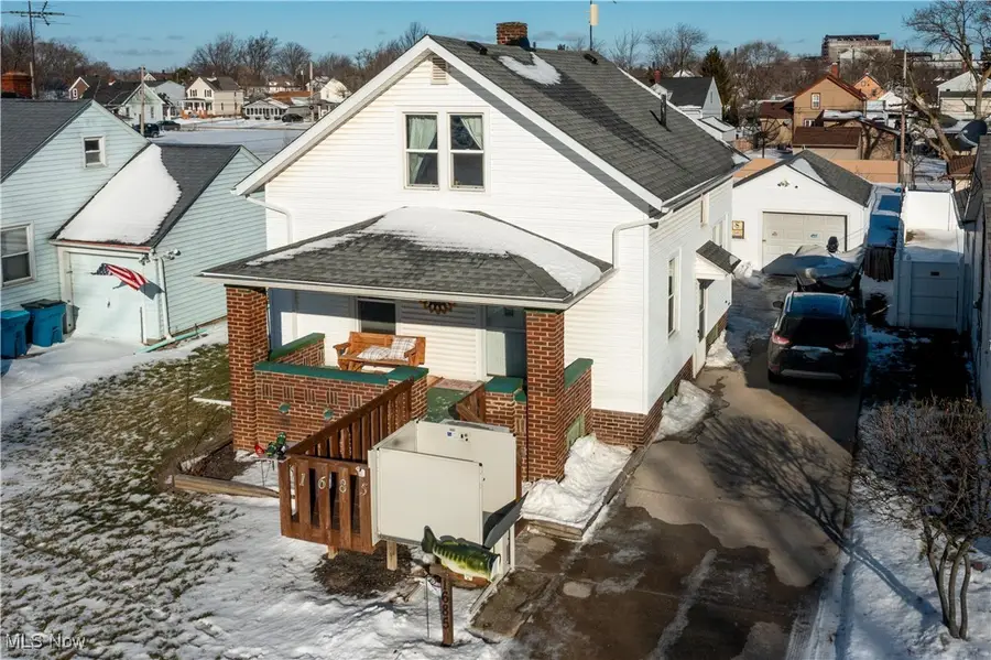 1685 E 36th Street, Lorain, OH 44055 - #3