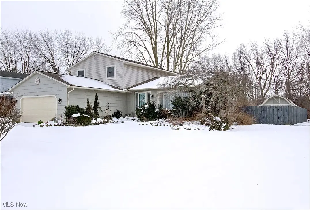 411 Oaknoll Drive, Amherst, OH 44001 - Image #1