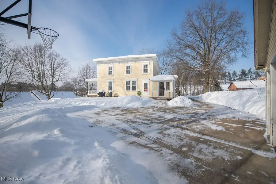 309 Donahey Ne Avenue, New Philadelphia, OH 44663 - #3