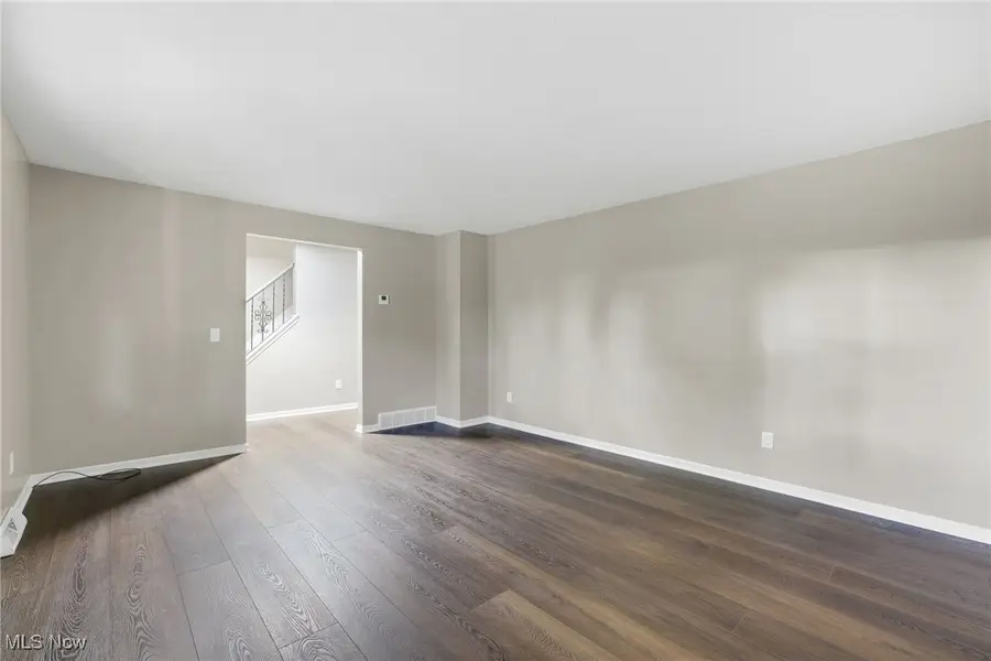 3863 Heckman Nw Street, Uniontown, OH 44685 - Image #3