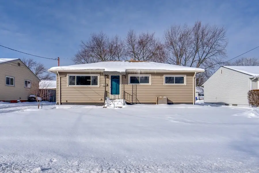 6490 Grosse Drive, Brook Park, OH 44142 - #2