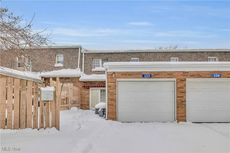 123 Shakespeare Lane, Avon, OH 44011 - #2