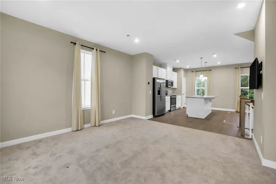 316 E Reno Drive, Louisville, OH 44641 - #2