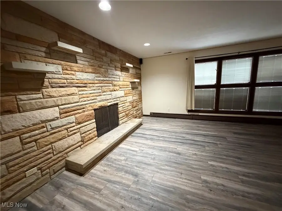 3350 Long Road, Avon, OH 44011 - #2