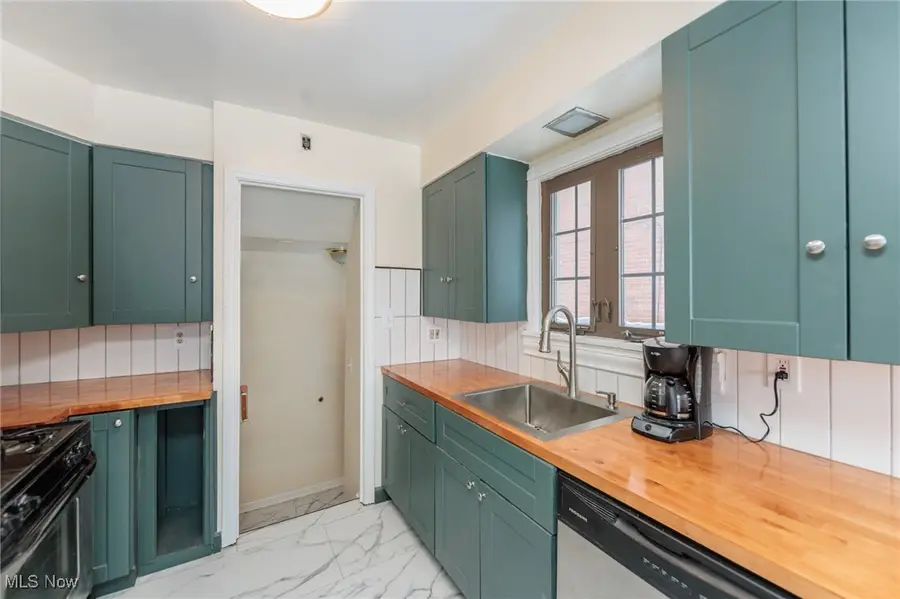 17001 Laverne Avenue, Cleveland, OH 44135 - Image #3