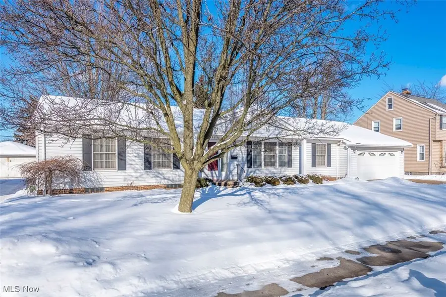 20950 Woodstock Avenue, Fairview Park, OH 44126 - #2