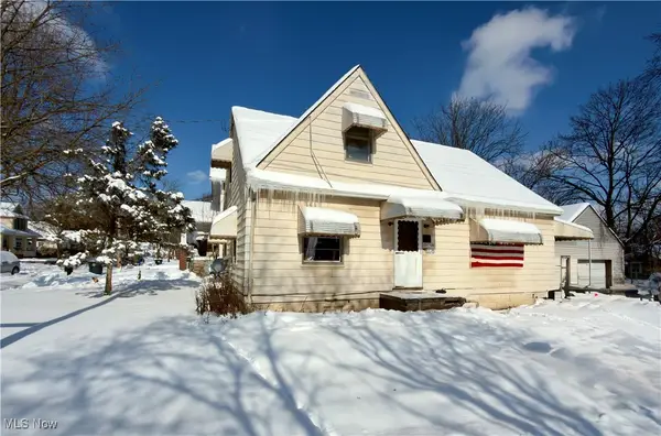 35 E Burns Avenue, Akron, OH 44310