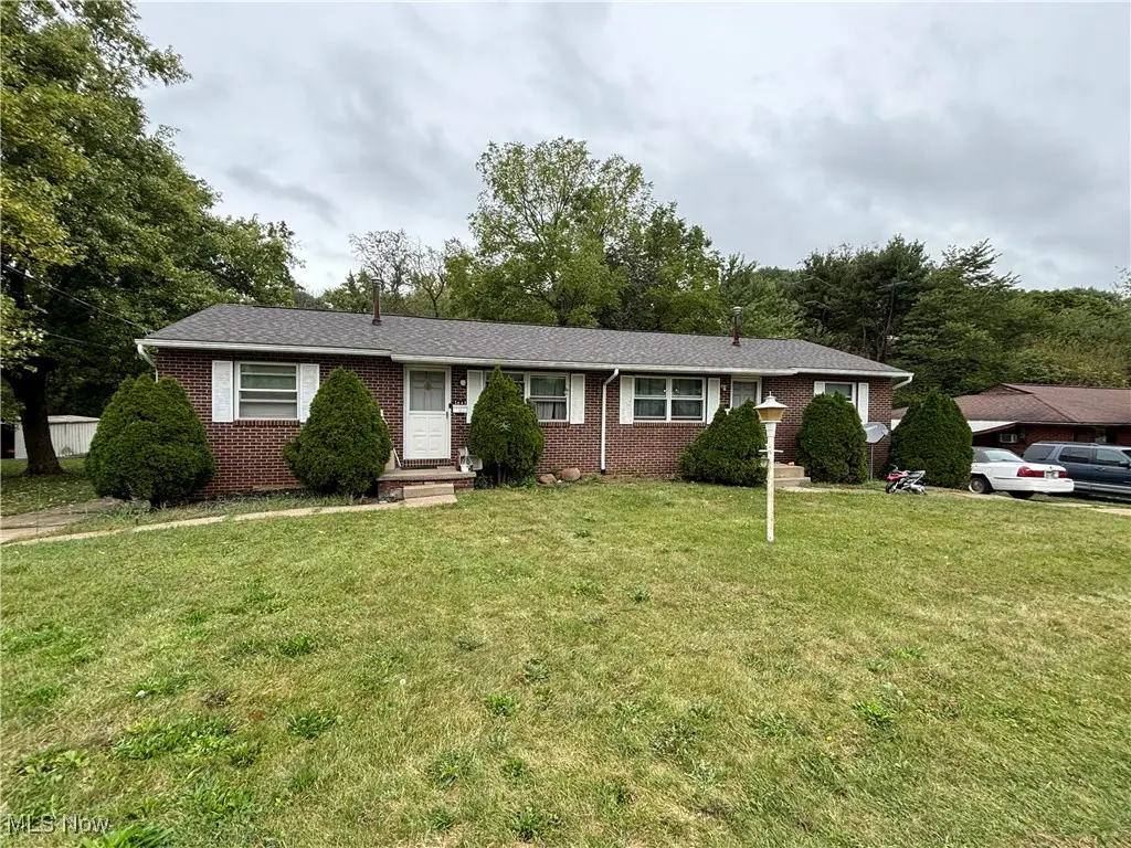 2441 45th Nw Street, Canton, OH 44709 - #1