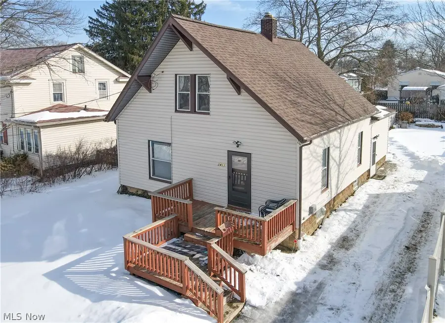 2411 8th Street, Cuyahoga Falls, OH 44221 - #2