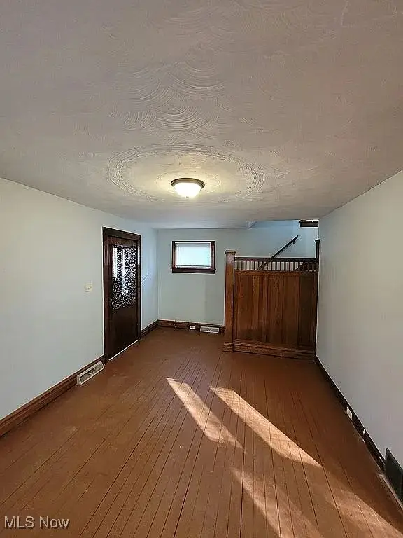 349 Comstock Court, Akron, OH 44305 - Image #2