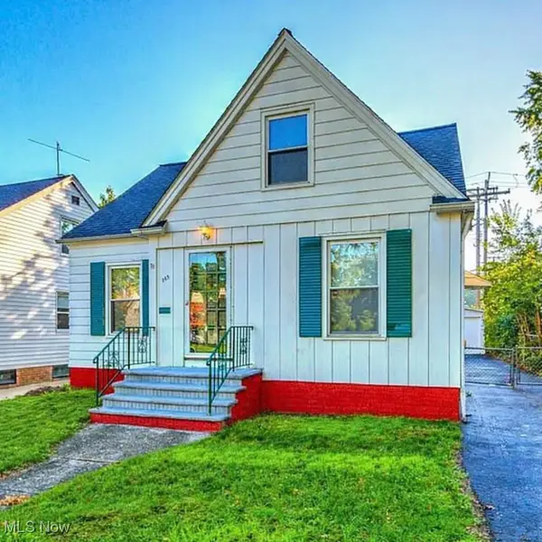 885 Quarry Drive, Cleveland Heights, OH 44121