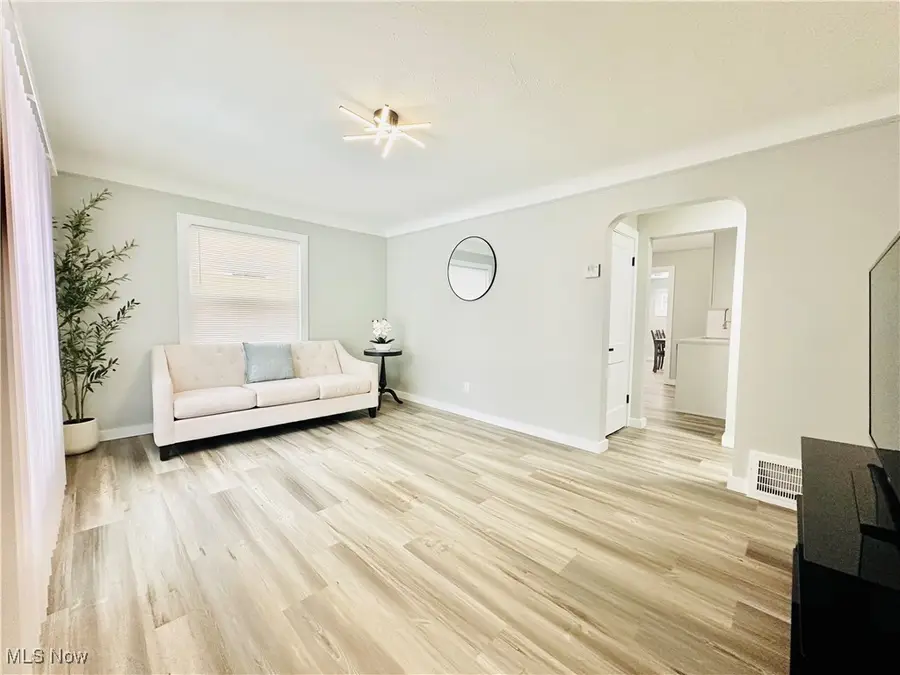 3326 Grovewood Avenue, Parma, OH 44134 - #3