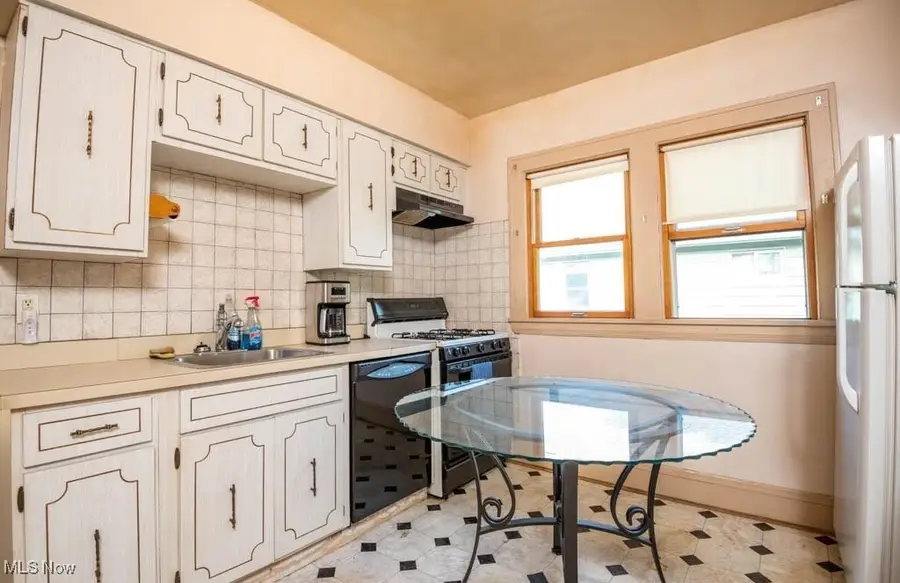 14510 Granger Road, Maple Heights, OH 44137 - #3