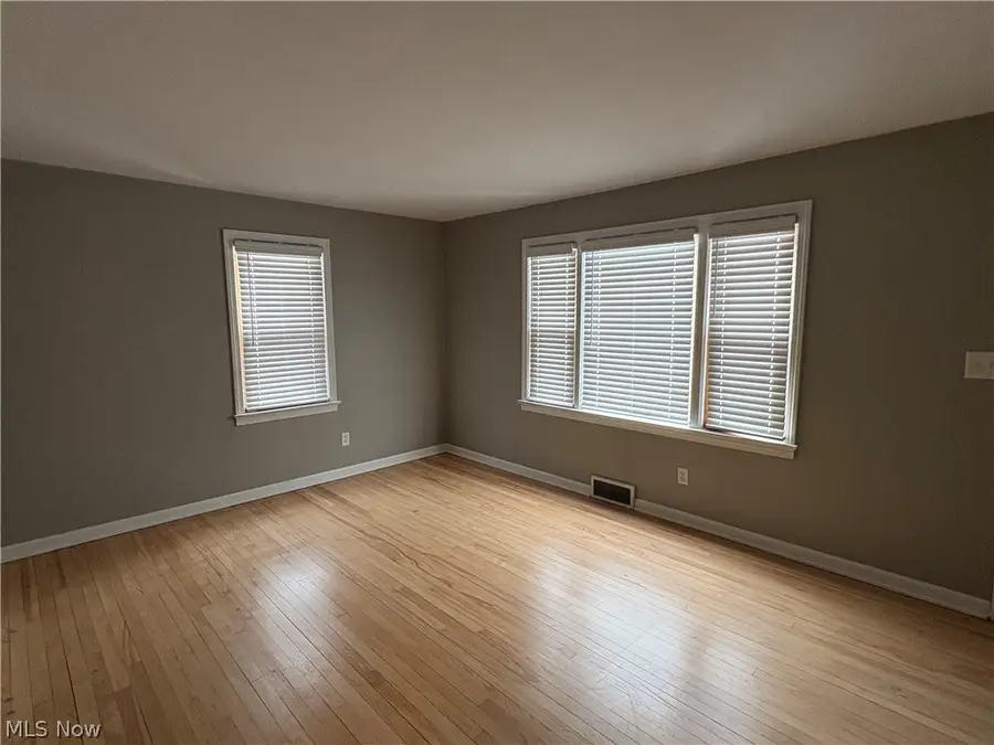 1562 Medford Avenue, Youngstown, OH 44514 - #2