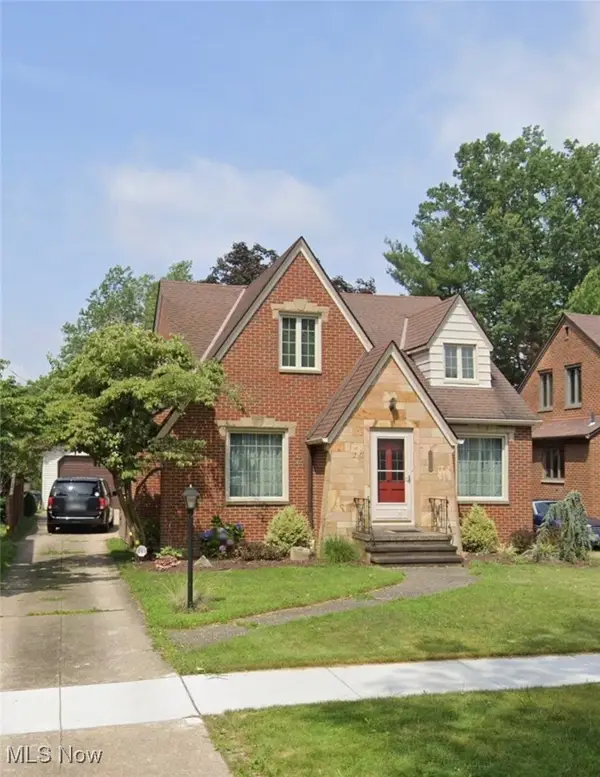 3298 W 165th Street, Cleveland, OH 44111