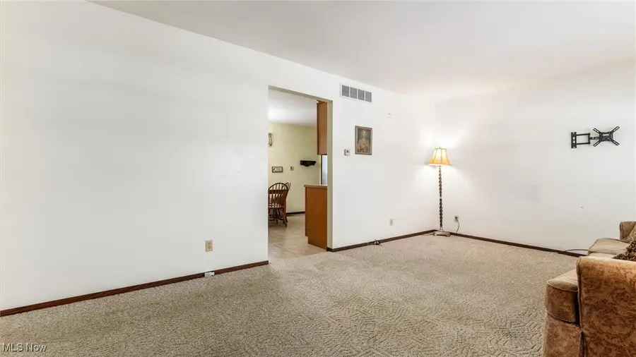 1078 Pfeifer Drive, Zanesville, OH 43701 - #2