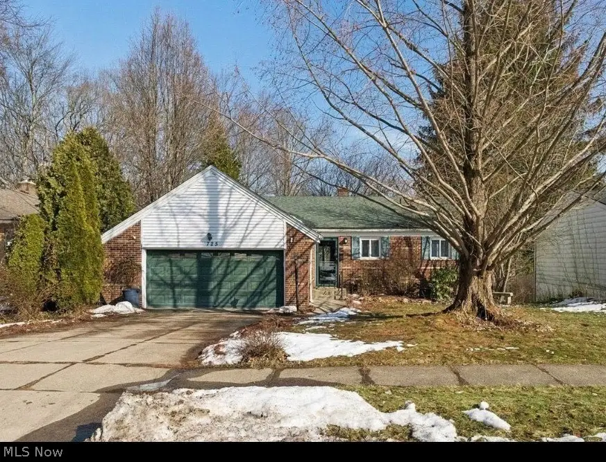 725 N Hawkins Avenue, Akron, OH 44313 - #1