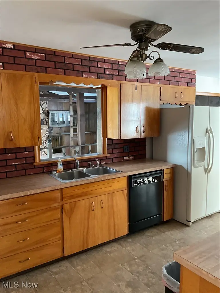 104 Wayne Avenue, Creston, OH 44217 - #2