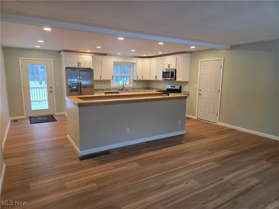 1075 NE River Road, Lake Milton, OH 44429 - #2