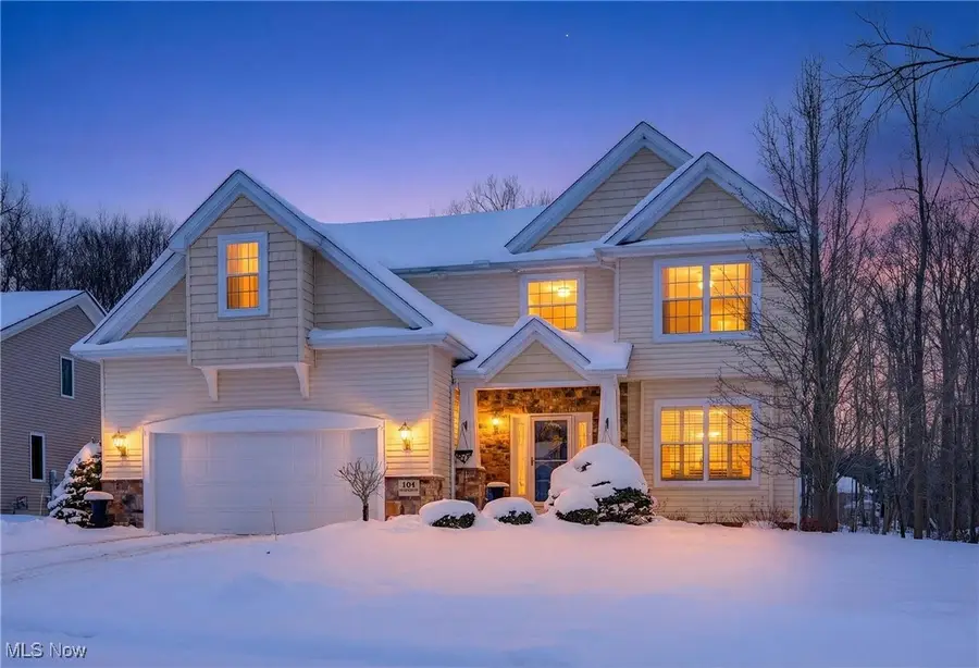 104 Bentwood Drive, Chardon, OH 44024 - #2
