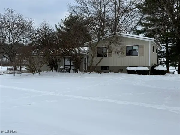 1767 Hillandale Ne Road, New Philadelphia, OH 44663