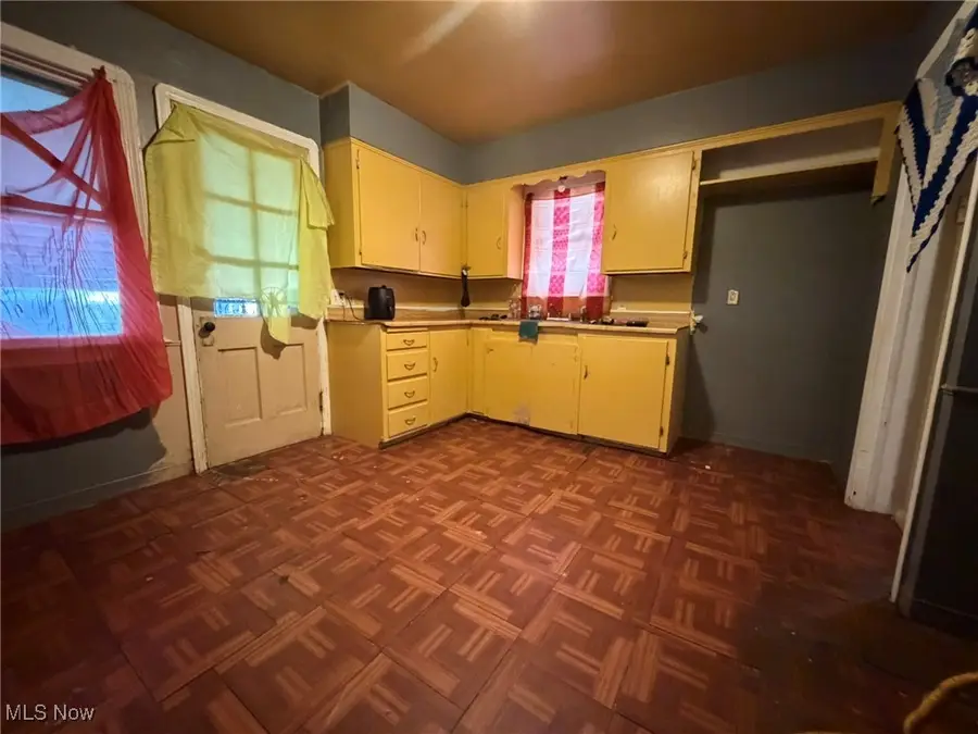 15915 Cloverside Avenue, Cleveland, OH 44128 - #2