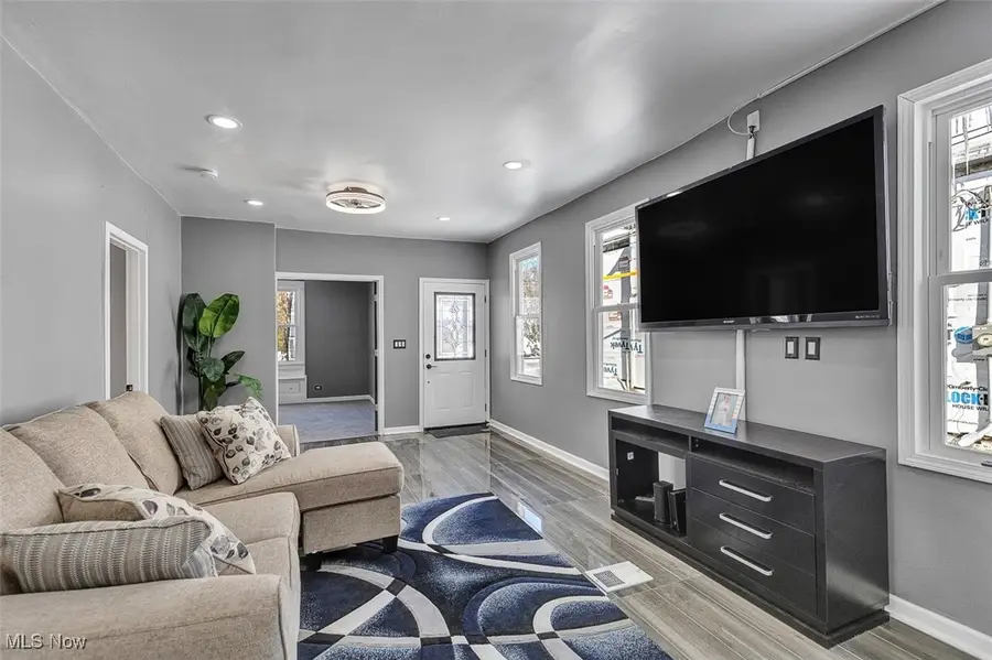 5811 Madison Avenue, Cleveland, OH 44102 - #2