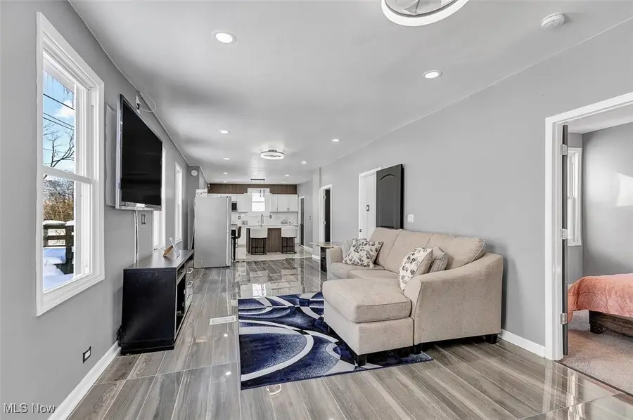 5811 Madison Avenue, Cleveland, OH 44102 - #3