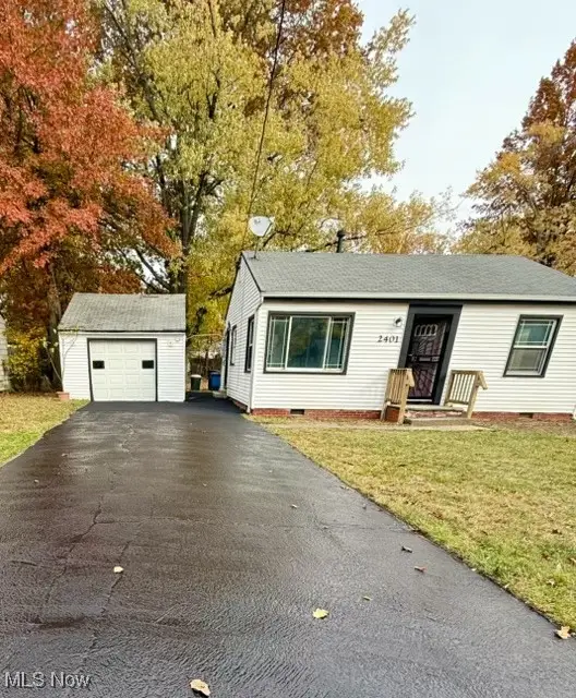 2401 Greenvale Road, Cleveland, OH 44121
