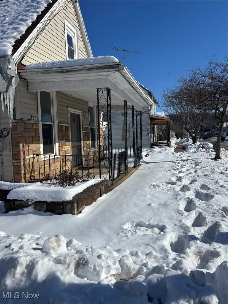 221 E Lisbon Street, Waynesburg, OH 44688 - #2