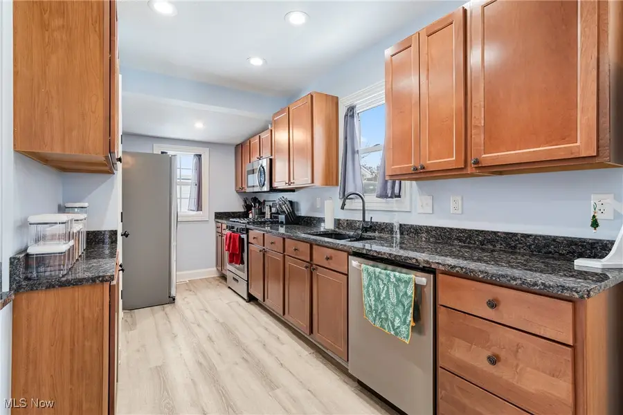 1176 Parkside Drive, Alliance, OH 44601 - #3